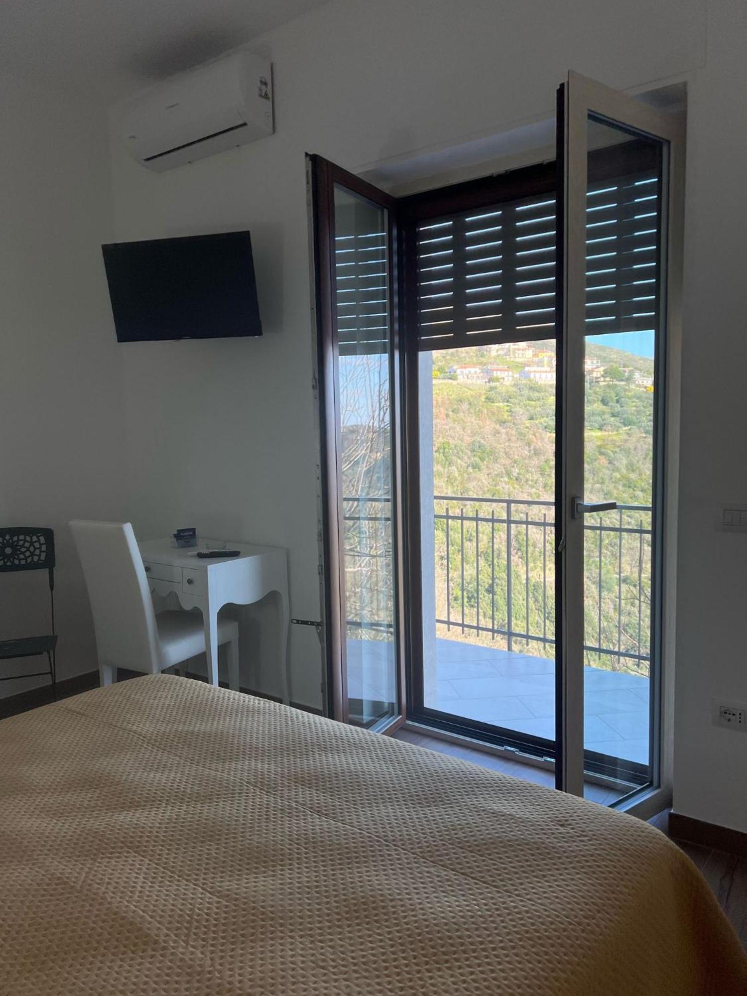 Dente Di Leone Hotel San Mauro Cilento Luaran gambar