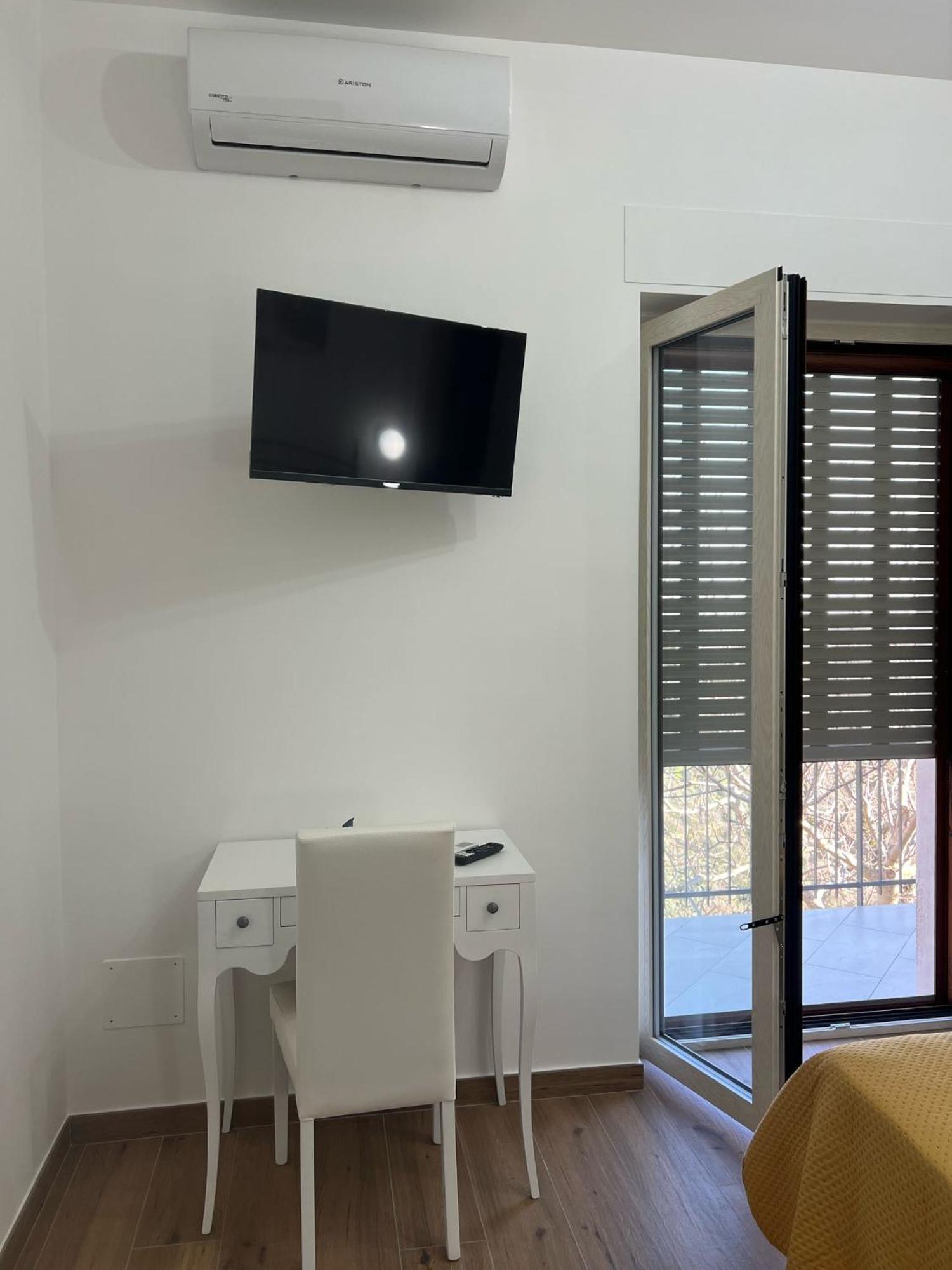 Dente Di Leone Hotel San Mauro Cilento Luaran gambar